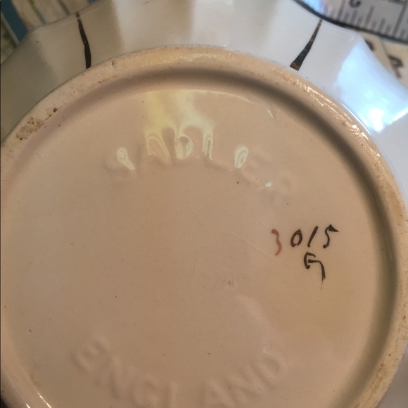 Grandma’s Sewing Kit Vintage Sadler Teapot - Picture 6 of 10